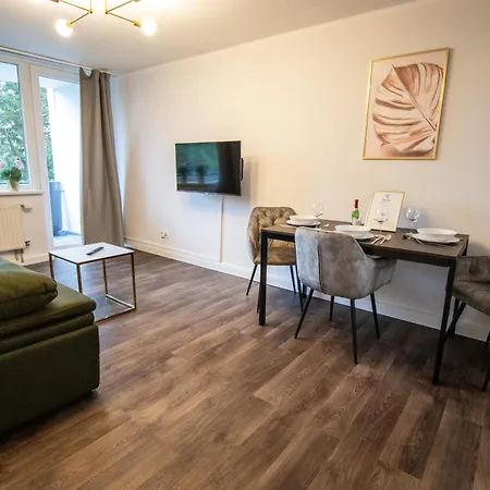 Messewohnung Fuer 5 Gaeste Mit Balkon Und Lift Apartman *